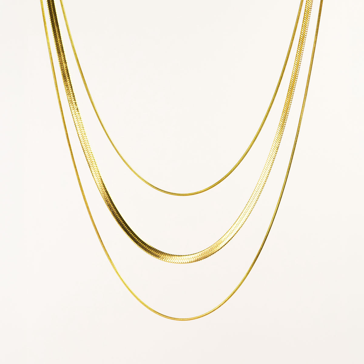 Collana a catena a serpente a tre strati Hanne