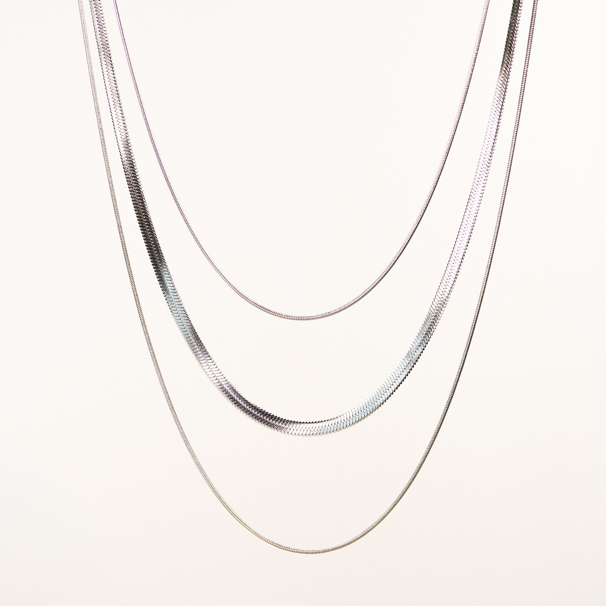 Collana a catena a serpente a tre strati Hanne