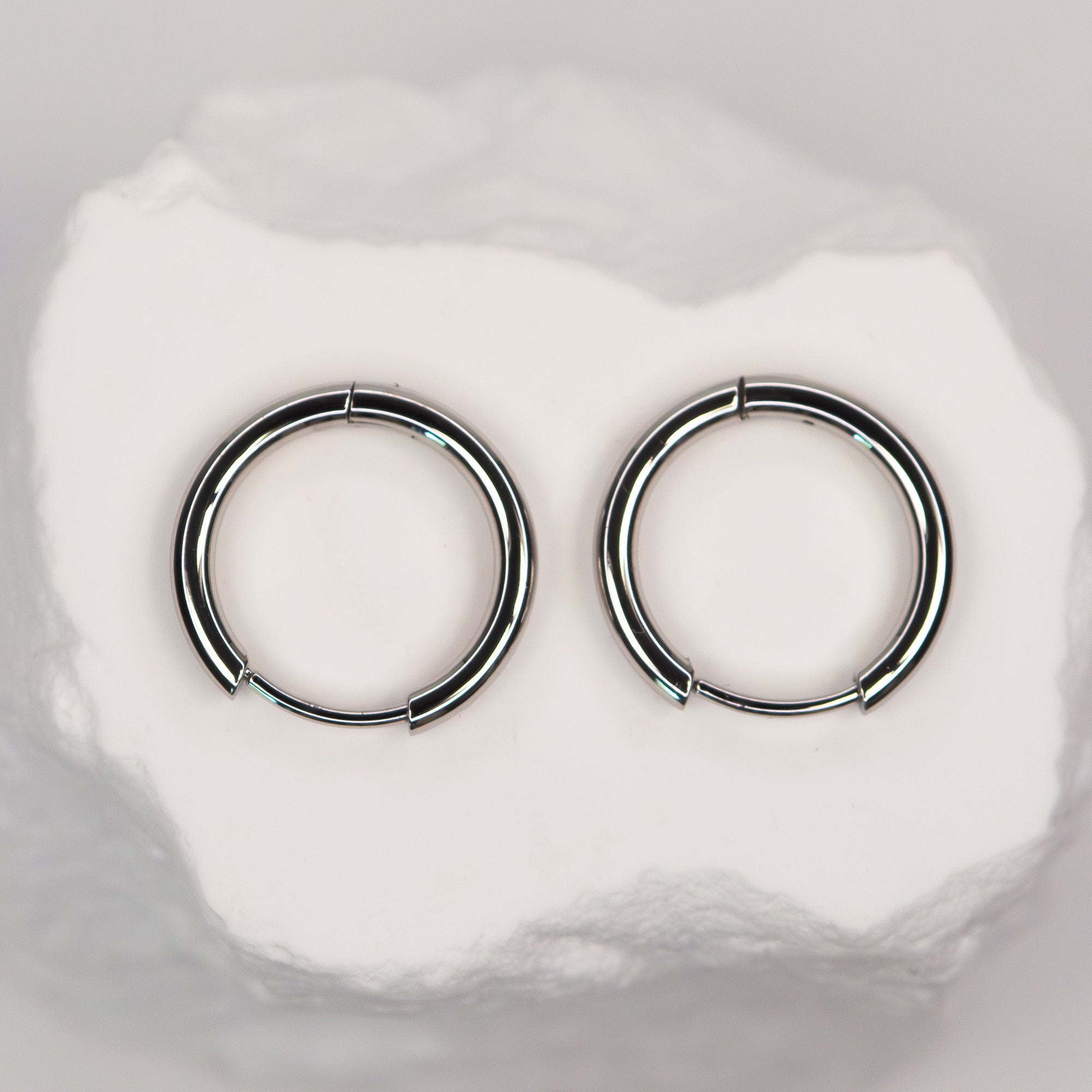 Kaia Essential Hoops
