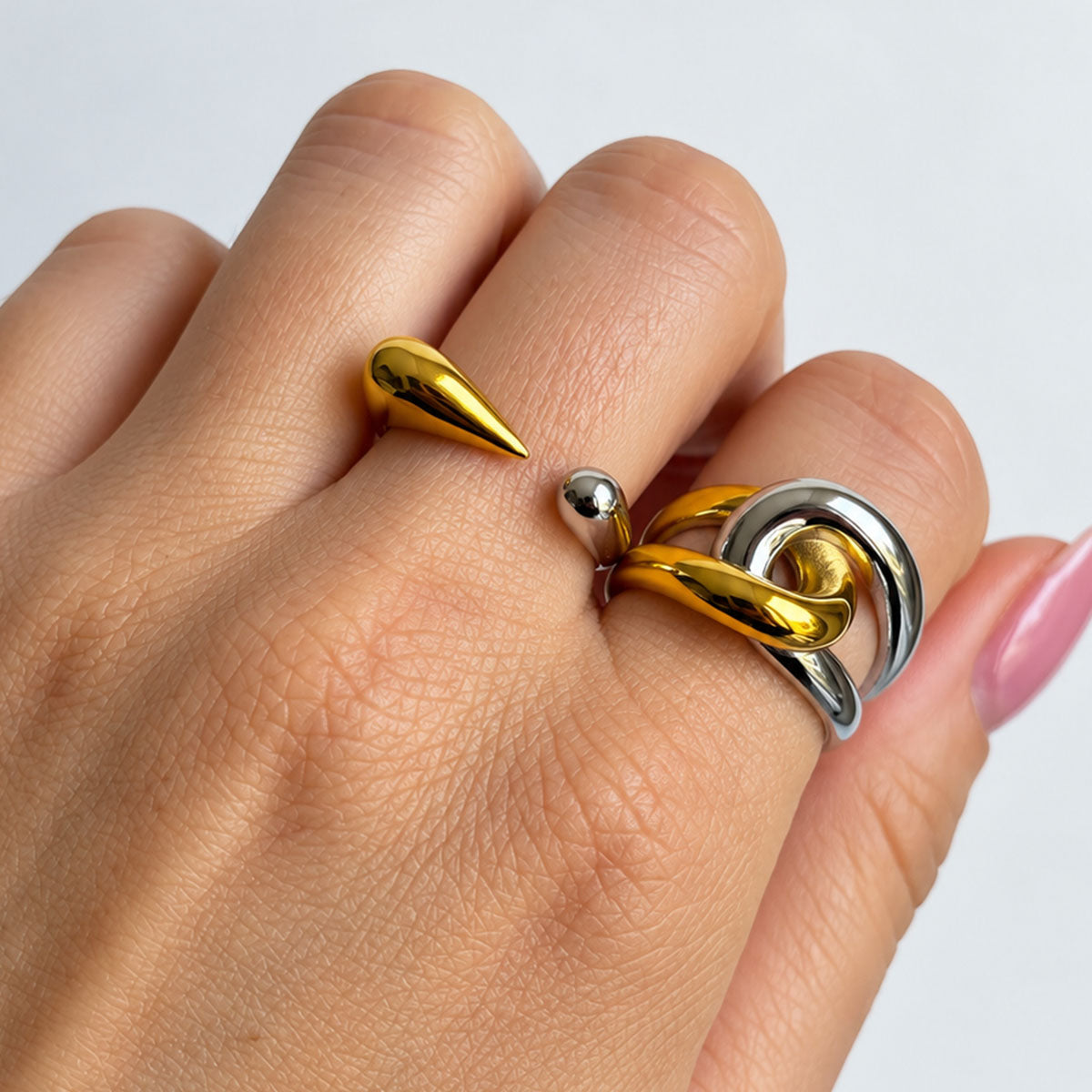 Kira ineinandergreifender Ring