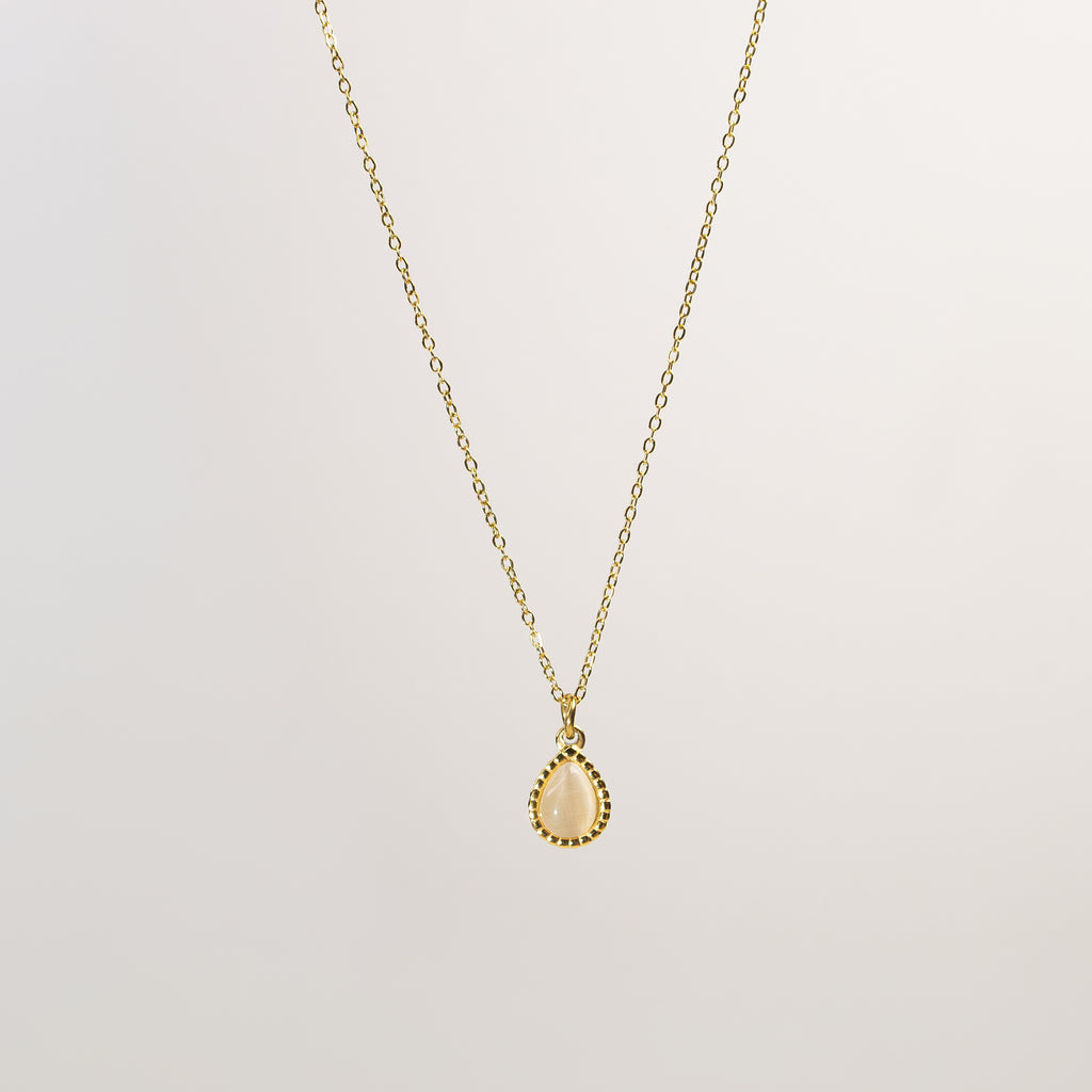 Sera Teardrop Pendant Necklace