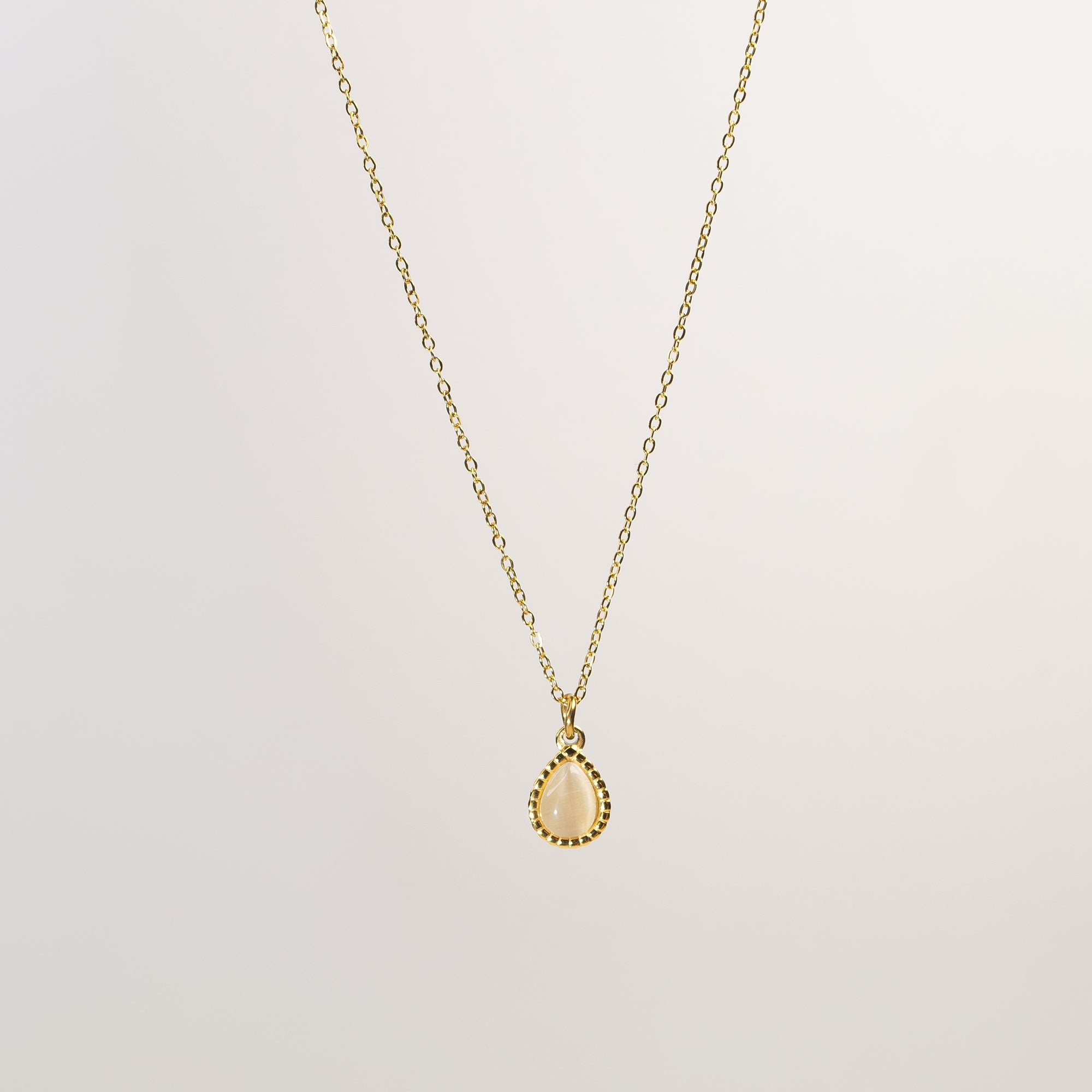 Sera Teardrop Pendant Necklace