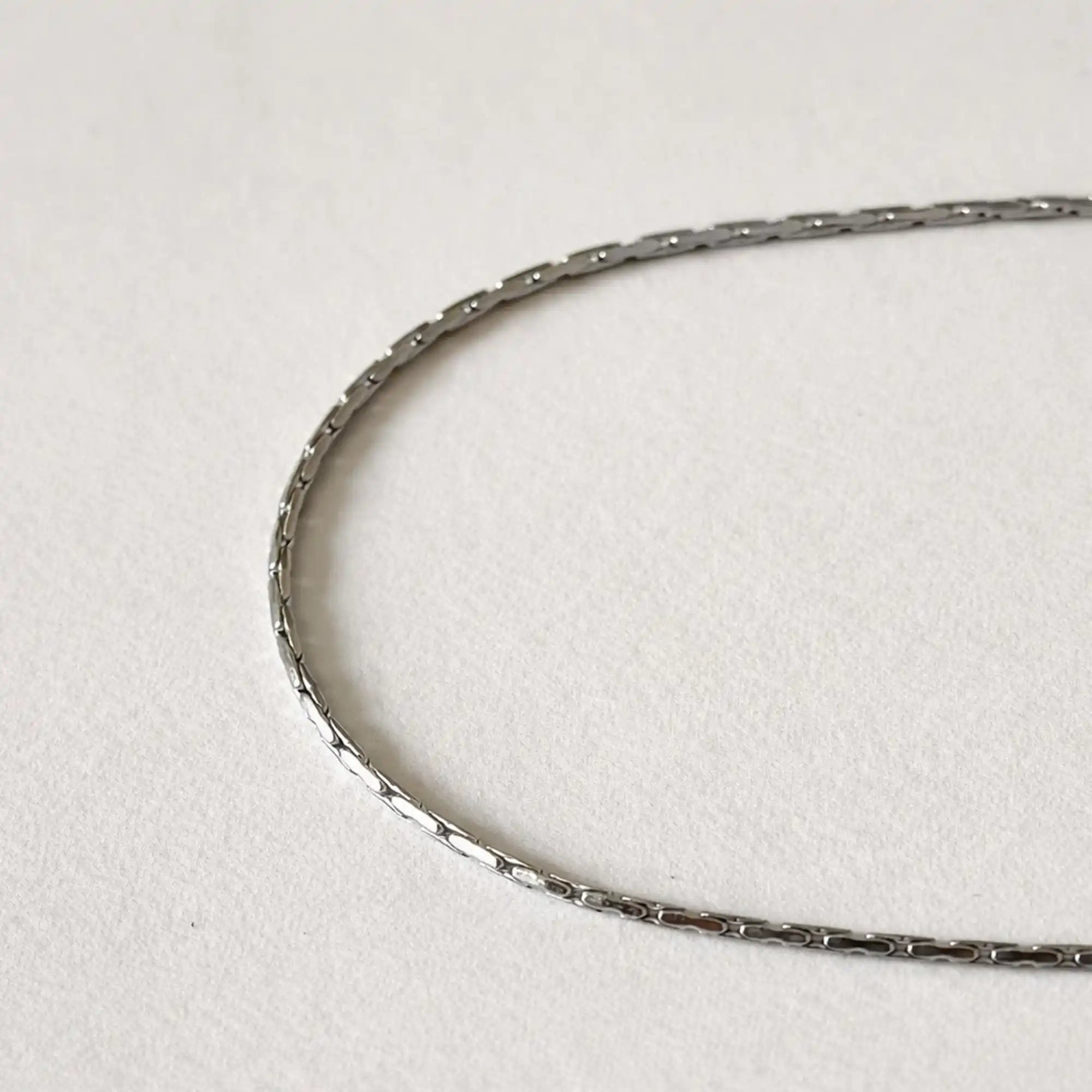 Sole Snake Chain Necklace silver close-up chain detail — Tamola Jewellery