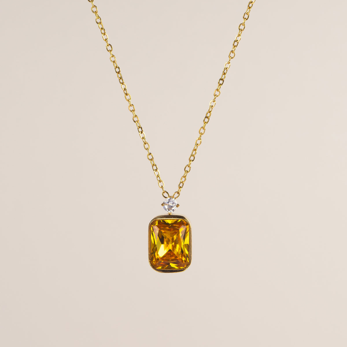 Collana con pendente Tilda in zircone ambra