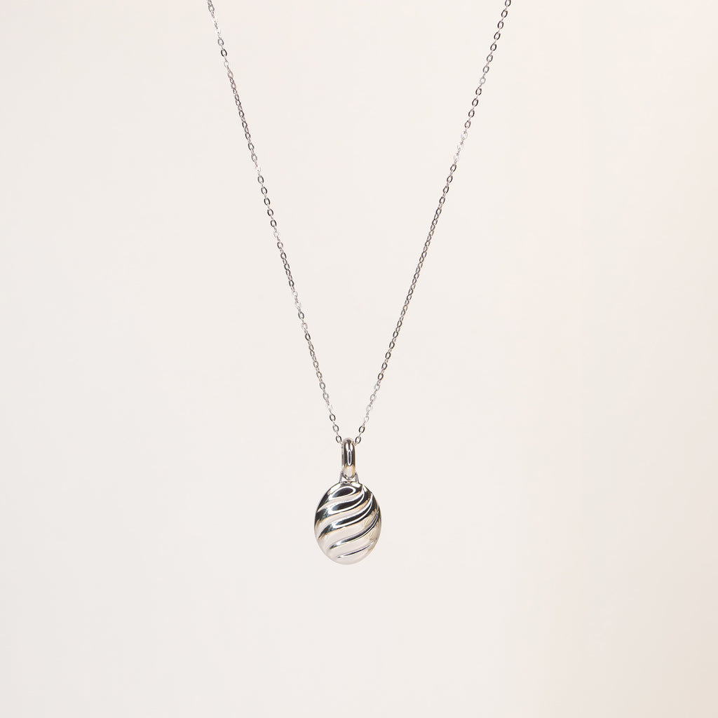 Odette Oval Pendant Necklace