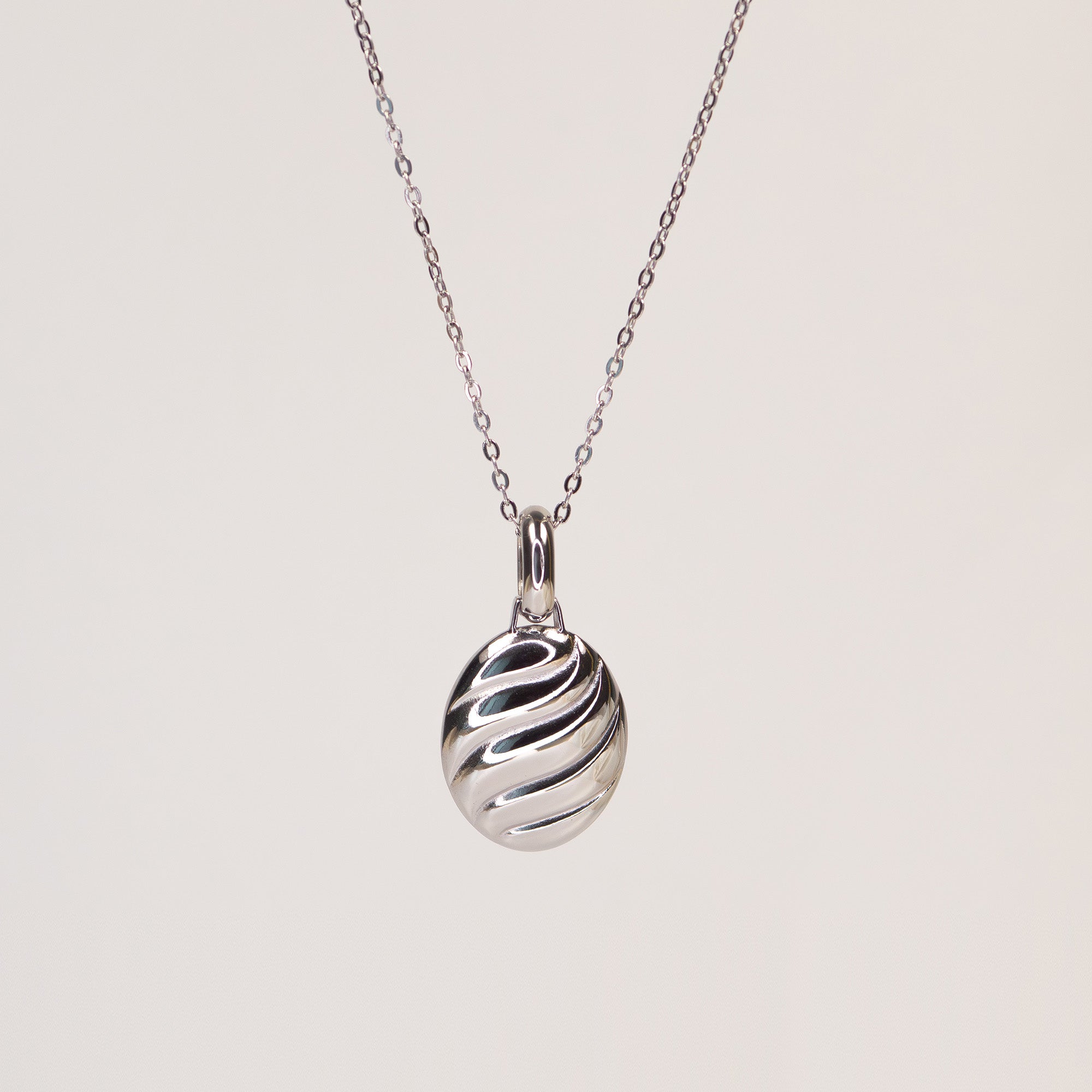 Odette Oval Pendant Necklace silver stainless steel — Tamola Jewellery